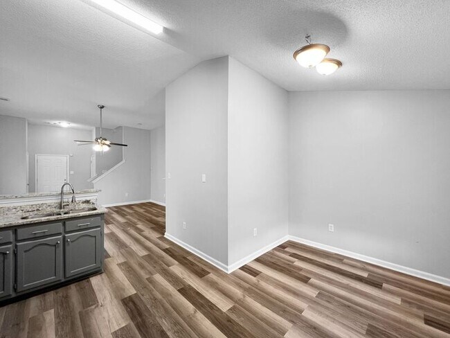 Foto del edificio - 5641 Kaitlyn Dr W