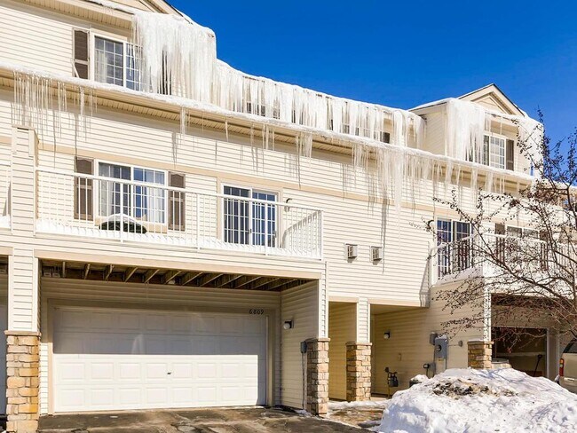 Foto del edificio - 6809 Pine Crest Trail S