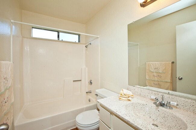 Building Photo - Elan Vista Alta