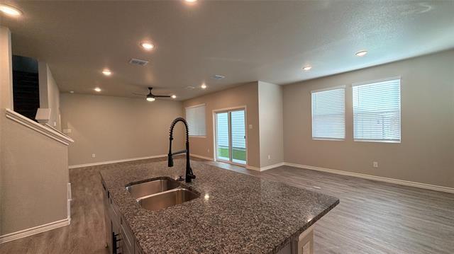 Building Photo - 725 Vine St