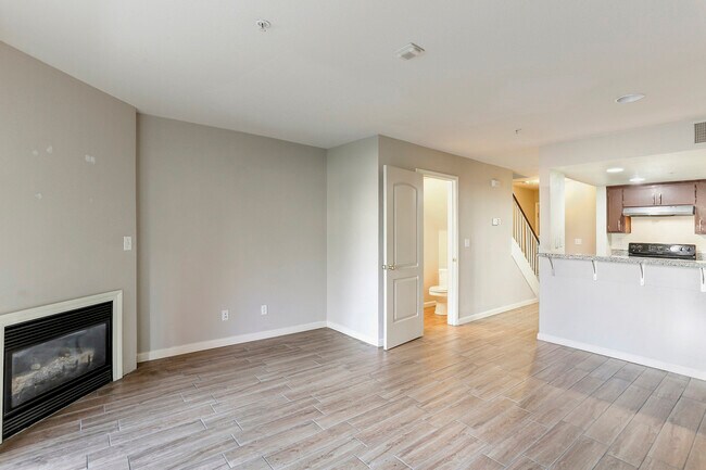 Building Photo - 3739 Black Eagle Dr