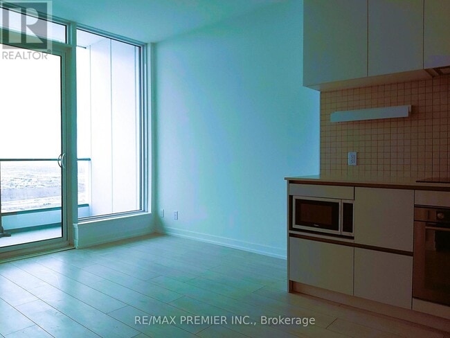 Photo du bâtiment - 5 Buttermill Ave.