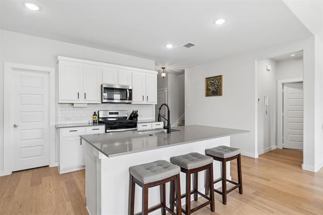 Building Photo - 2123 Pedigree Ln