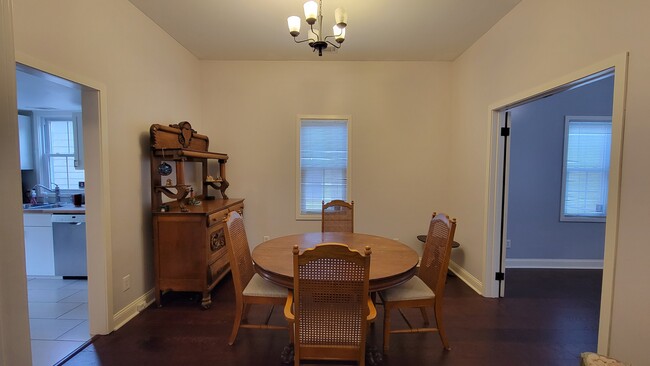 Building Photo - 306 E 41st St