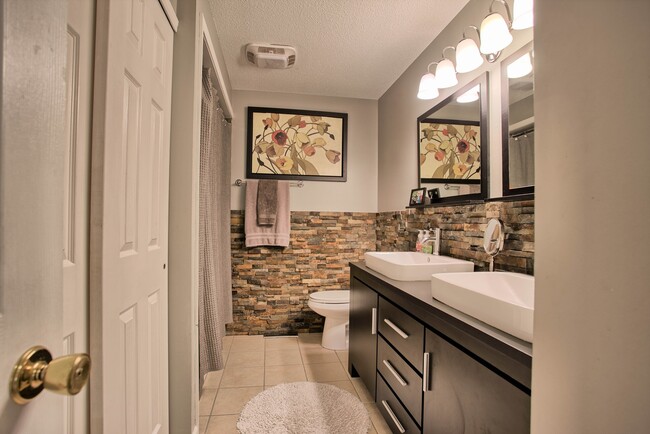 Building Photo - 3 Bedroom, 2 Bath Home in Glen Carbon