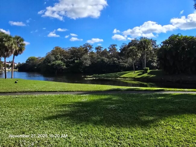 Foto del edificio - 2900 NW 42nd Ave