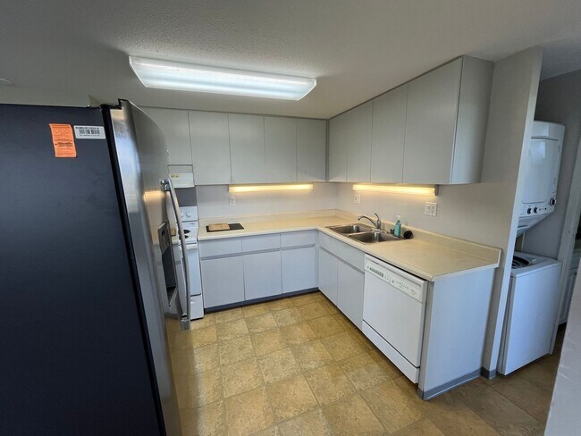 Building Photo - Pearl City: Century Park Plaza 2BR, 2 Bath 2 Pkg