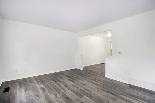 Building Photo - 6126 Beechfield Dr