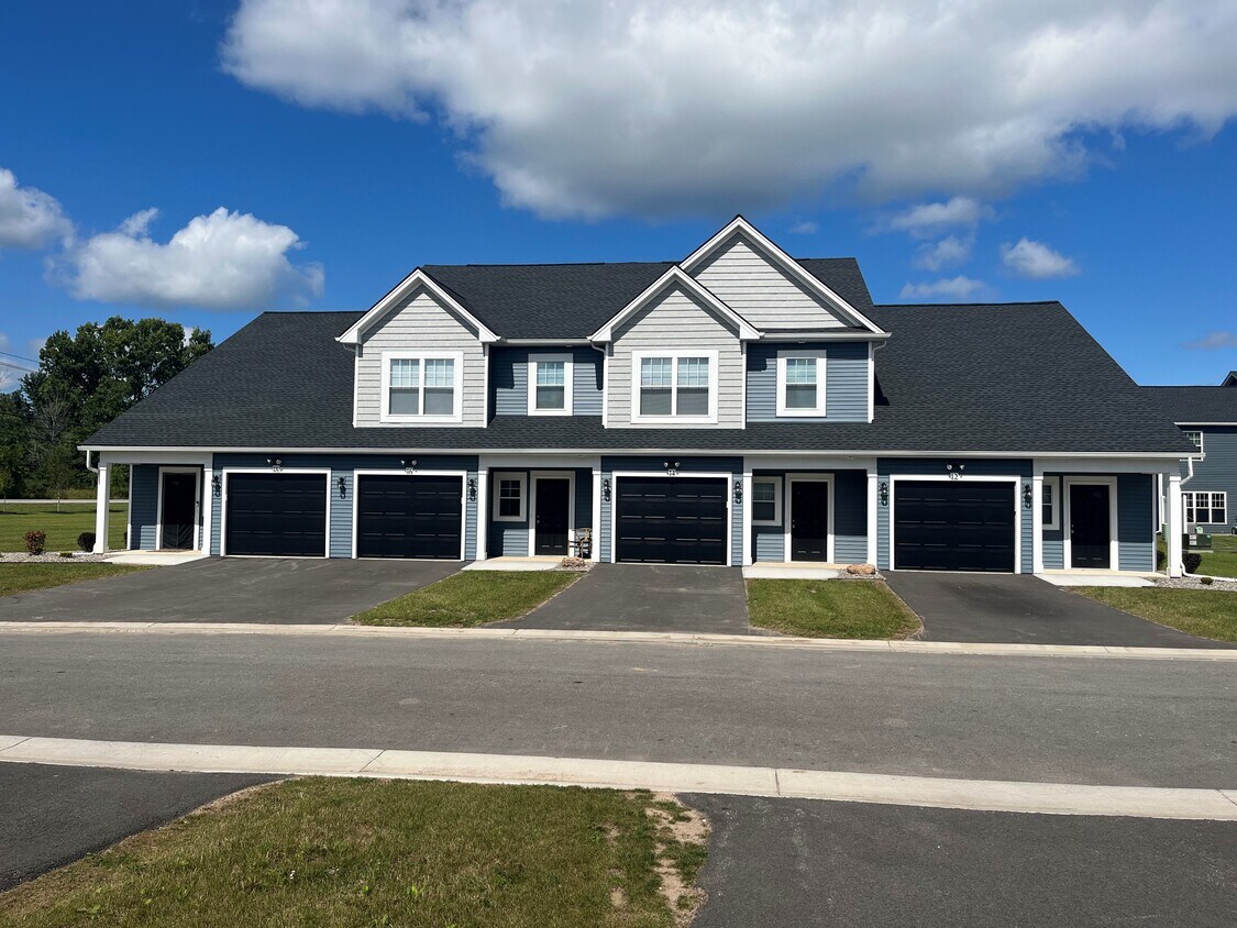 Emerald Point Landing Townhomes Townhomes for Rent Rochester, NY