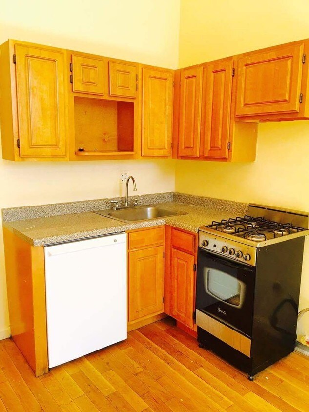 Primary Photo - 637 Bushwick Ave