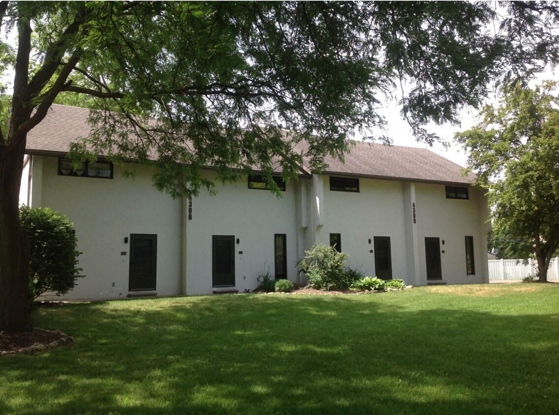 4360 Will Carleton Rd, Flat Rock, MI 48134 Townhome Rentals in Flat Rock MI