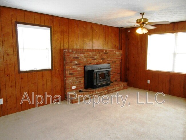 Building Photo - 116 Maxwell Cir