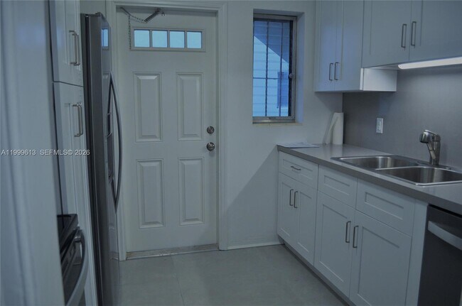 Foto del edificio - 2617 Segovia St