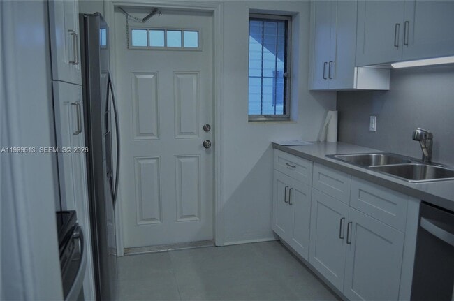 Building Photo - 2617 Segovia St