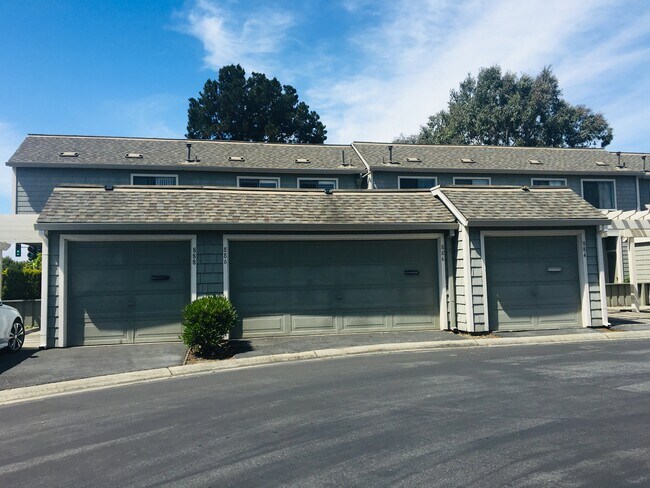 Exterior - 2-car garage - 886 Ursa Ln