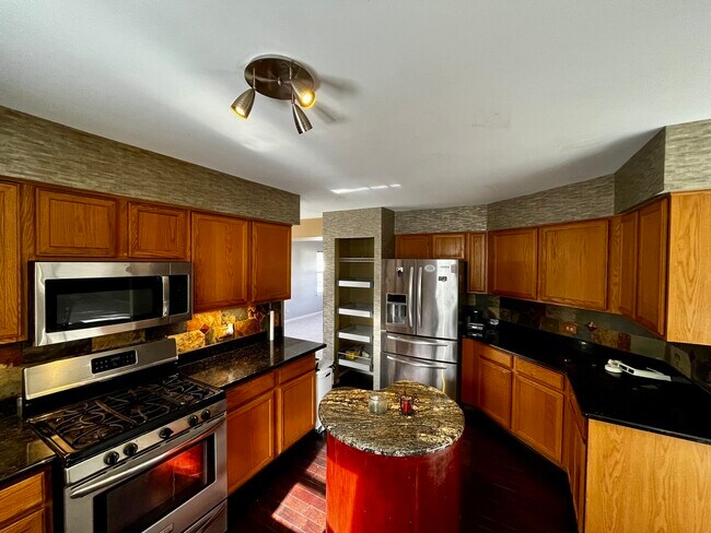 Building Photo - 90 N Crooked Lake Ln