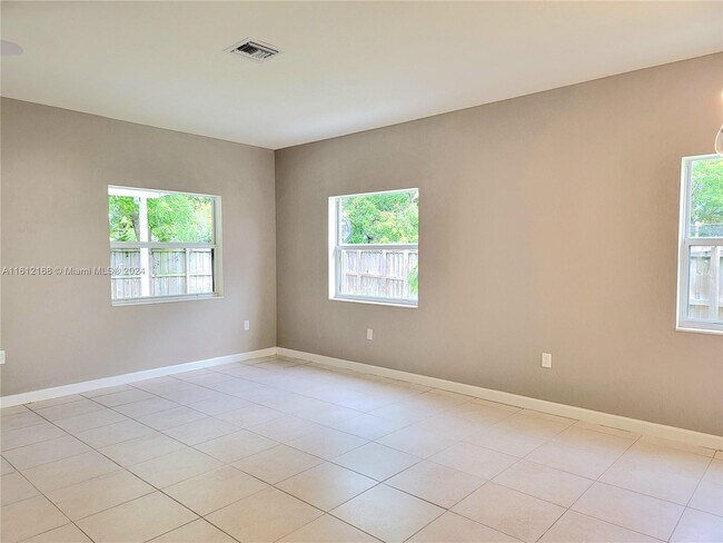 Building Photo - 26126 SW 146th Ave