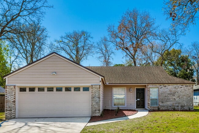 Building Photo - 8022 Loch Lomond Ln