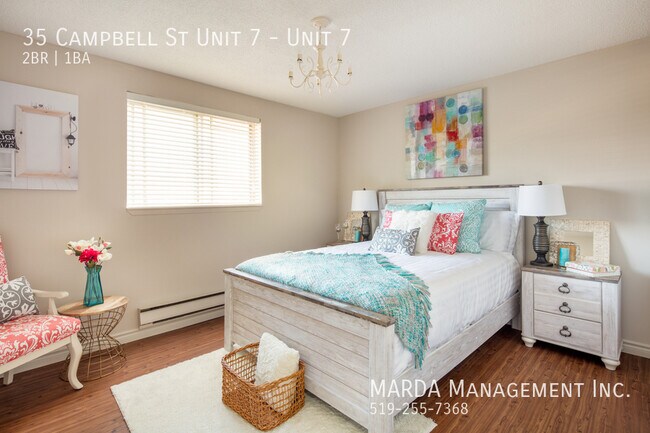 Photo du bâtiment - RENOVATED 2 BED/1BATH - LOCATED IN CHATHAM...