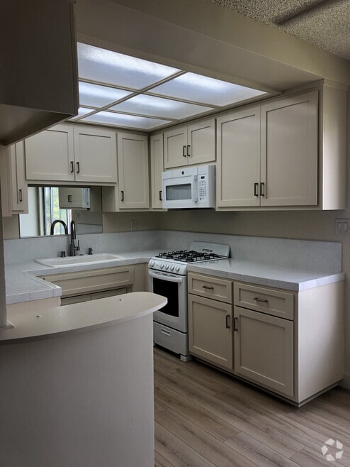 Building Photo - Pacific Lanai Apartments