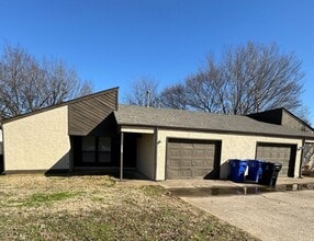 Building Photo - 4901 S Hickory Ave