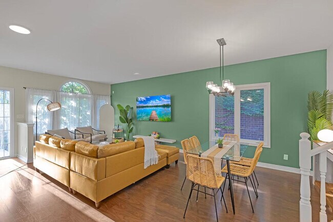 Building Photo - 115 Tuliptree Rd