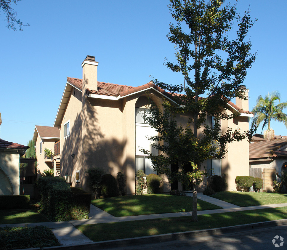 Building Photo - Green Street Apartments