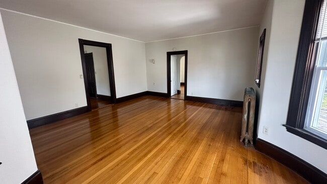 Building Photo - 72 Thurston St