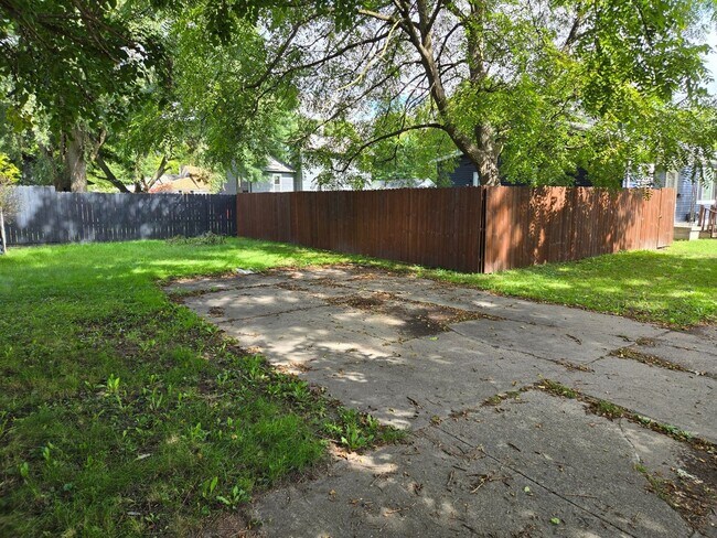 Foto del edificio - 723 S Woodbridge St