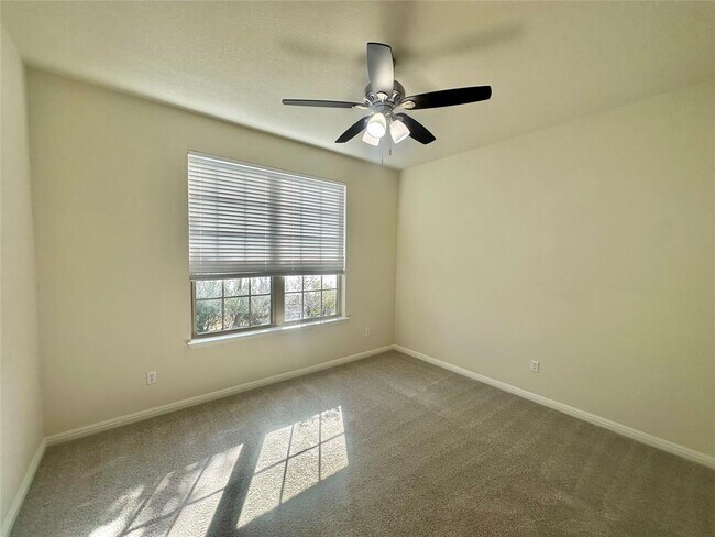 Building Photo - 7211 Loggia Pl