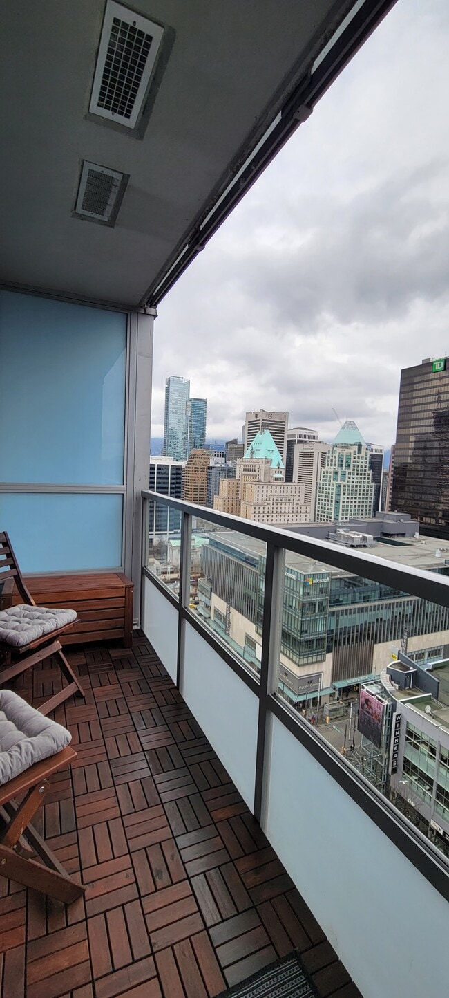 Building Photo - 833 Seymour St