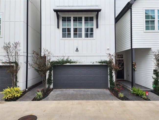Foto del edificio - 3316 Timbergrove Heights St.