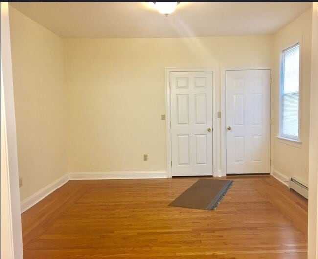 Building Photo - 45 Hotchkiss St