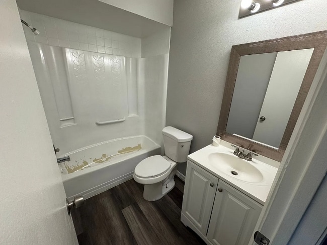 Building Photo - 485 N Briar Creek Point