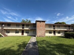 Building Photo - 6040 Shaker Wood Cir