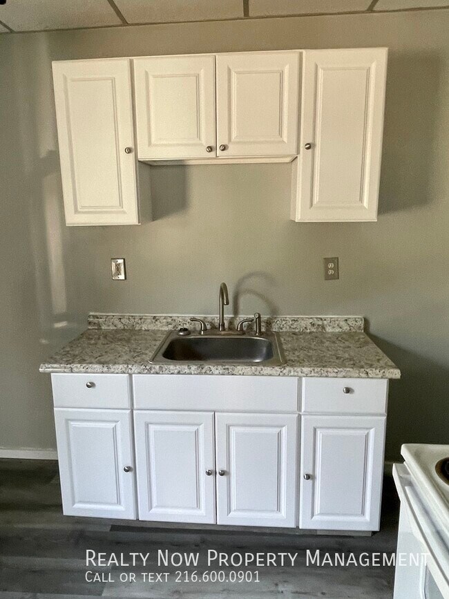 Foto del edificio - 2670 W 41st St