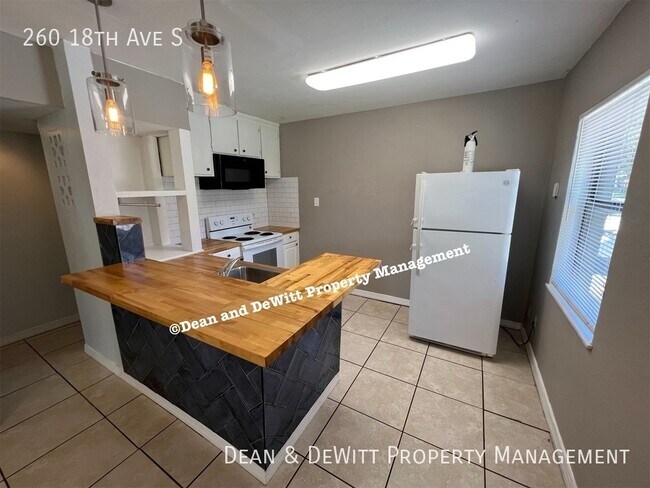 Foto del edificio - Old SE 2/1 Duplex - For Rent