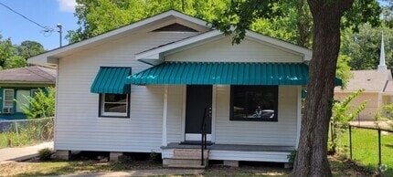 Building Photo - 710 Pujo St
