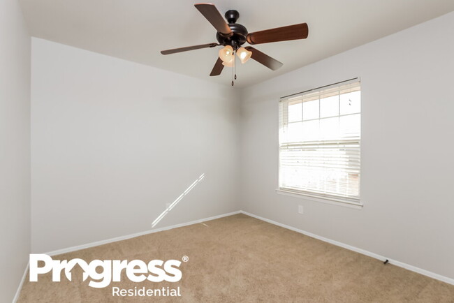 Building Photo - 4661 Loma Del Rey Cir