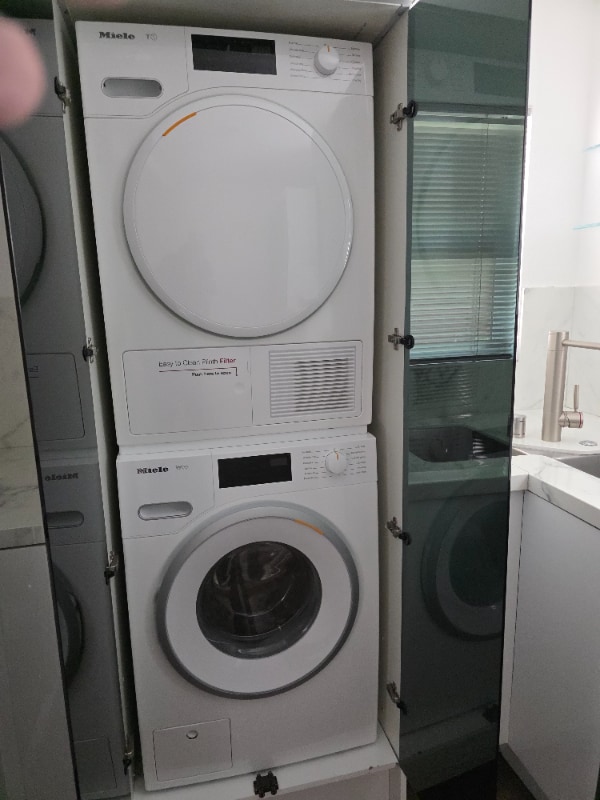 Building Photo - 3004 Kelton Ave