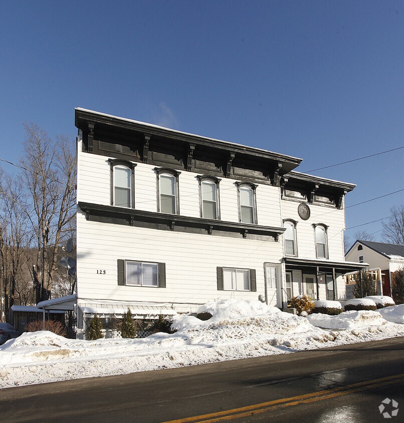 Building Photo - 125 Main St