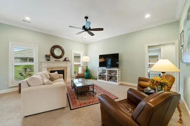 Building Photo - 1808 Trellis Ln