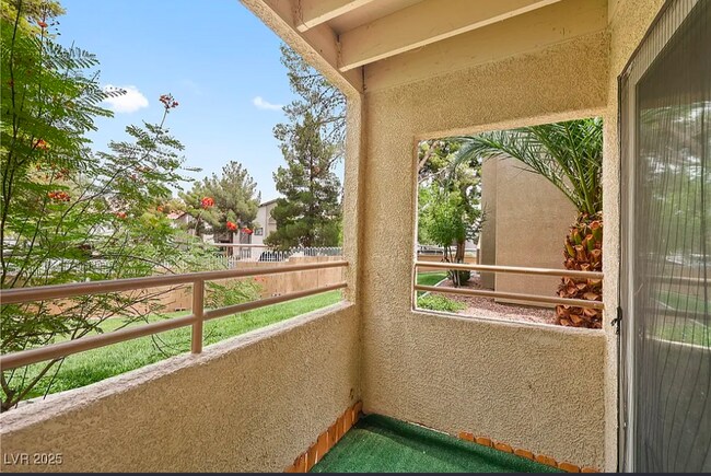 Patio - 3145 E Flamingo Rd