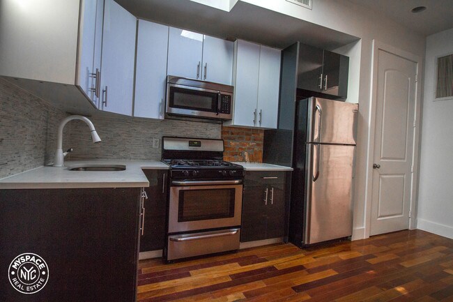 Building Photo - 436 Throop Ave