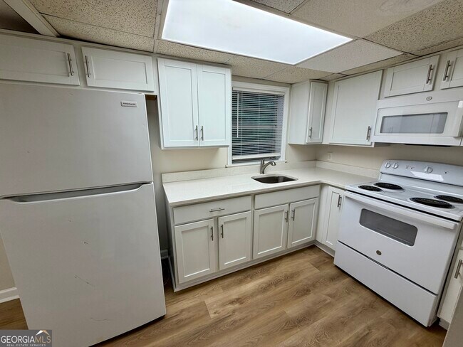 Building Photo - 1329 Watts Rd