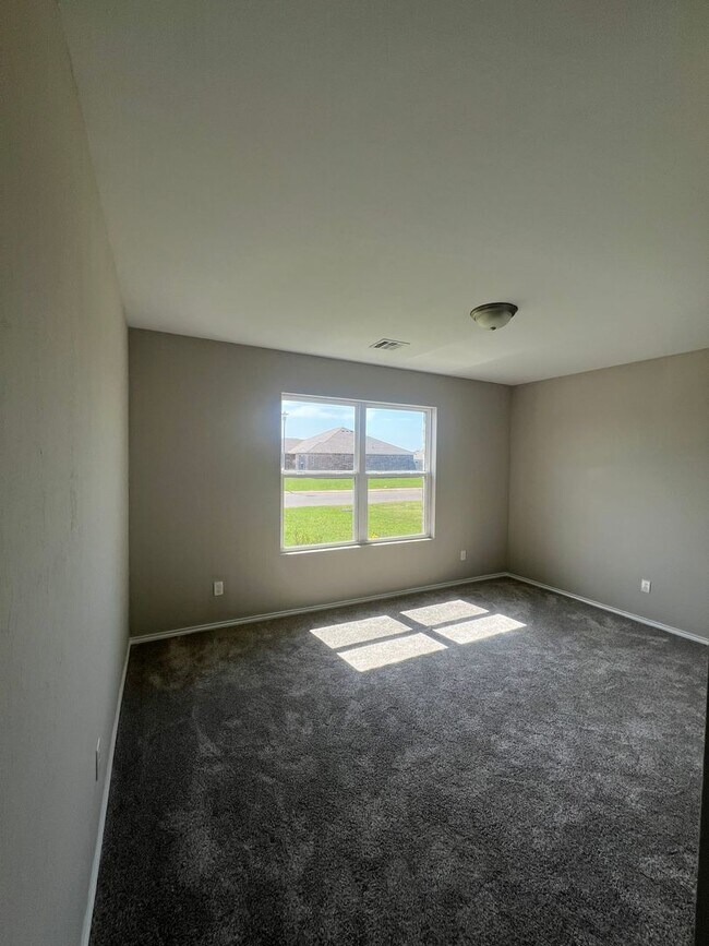 Foto del edificio - 2305 Bent Tree Rd