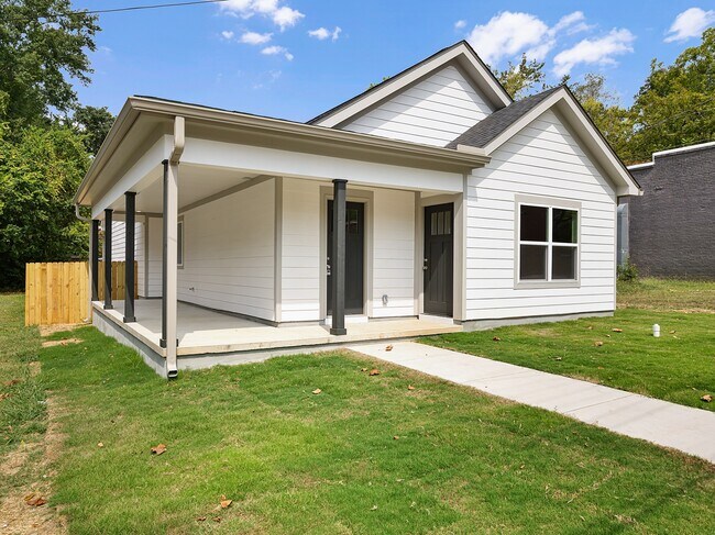 Building Photo - 307 W King St