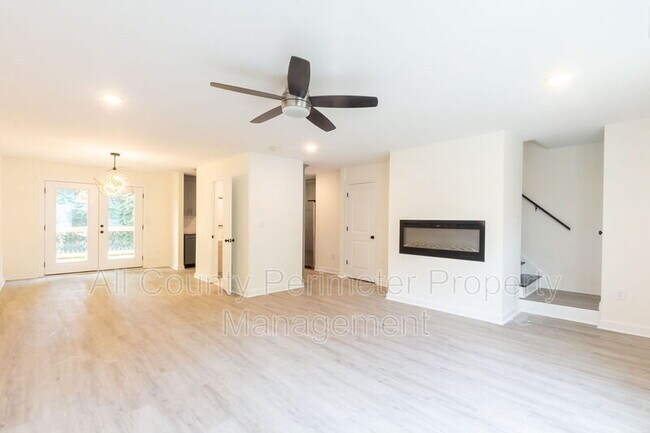 Building Photo - 243 Timber Creek Ln SW