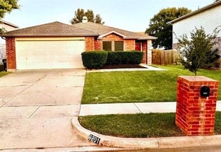 Building Photo - 8201 Canoe Ridge Ln