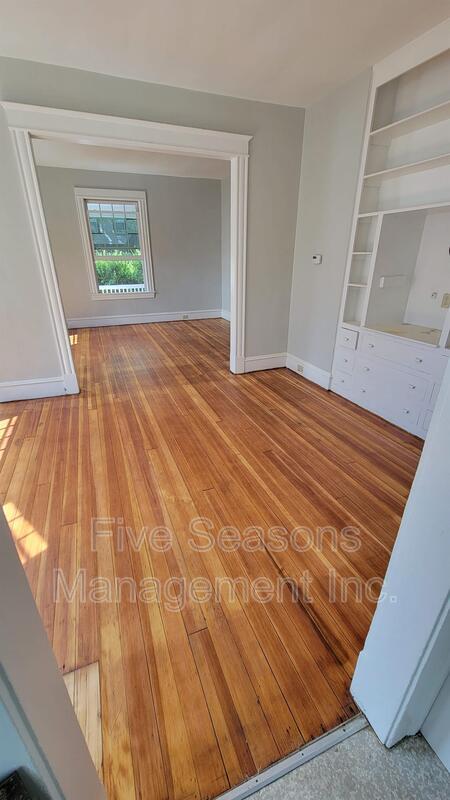 Building Photo - 17 Adsit Ct